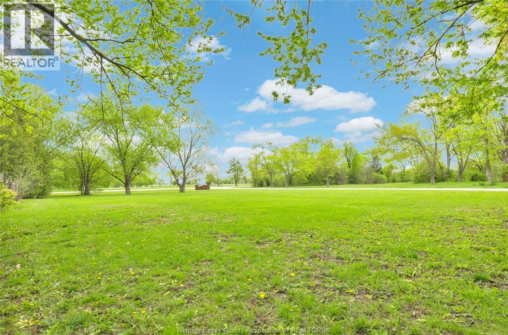 4650-4666 CABOTO DRIVE - 32