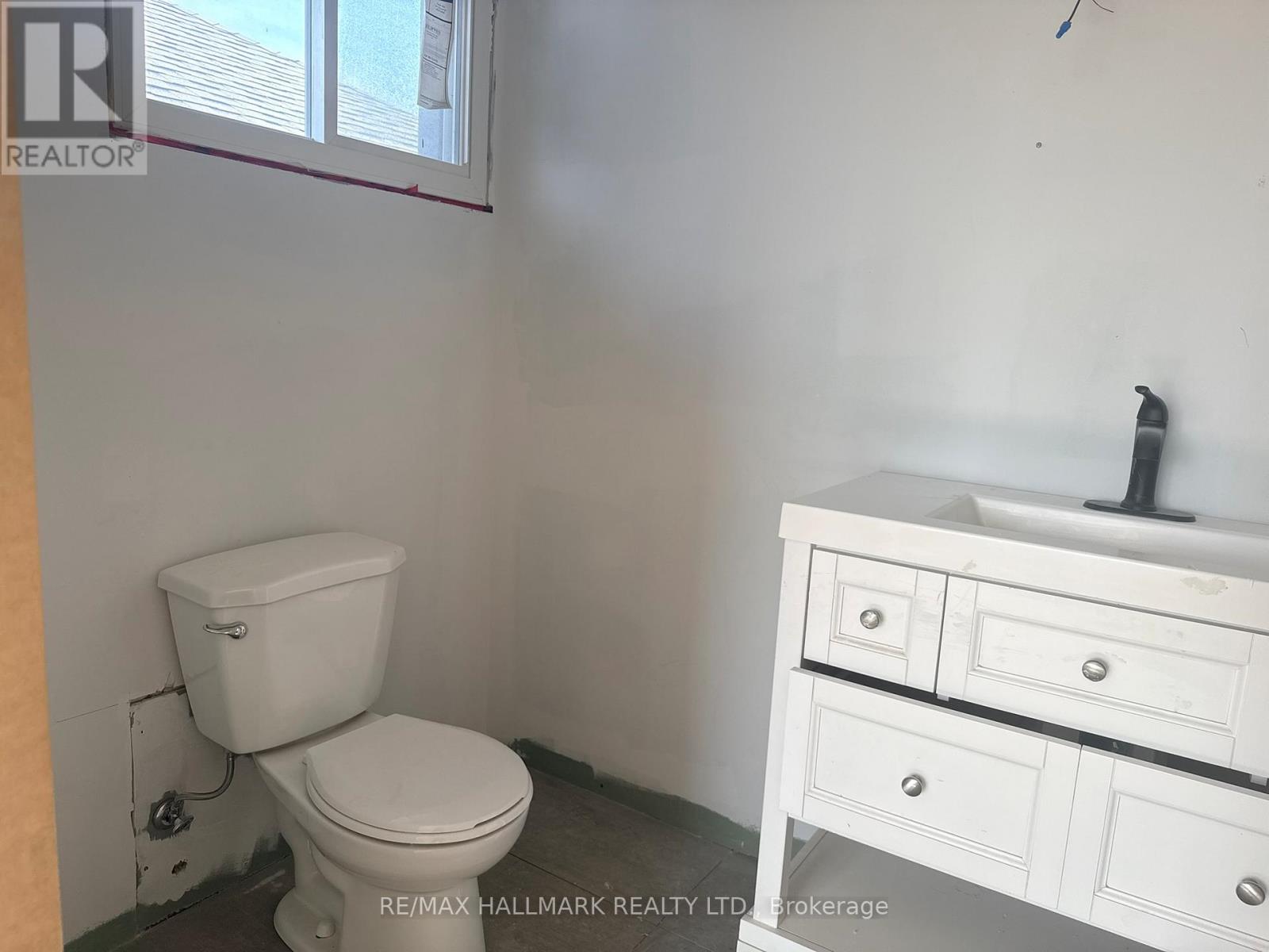 783 MIDLAND AVENUE - Image 25