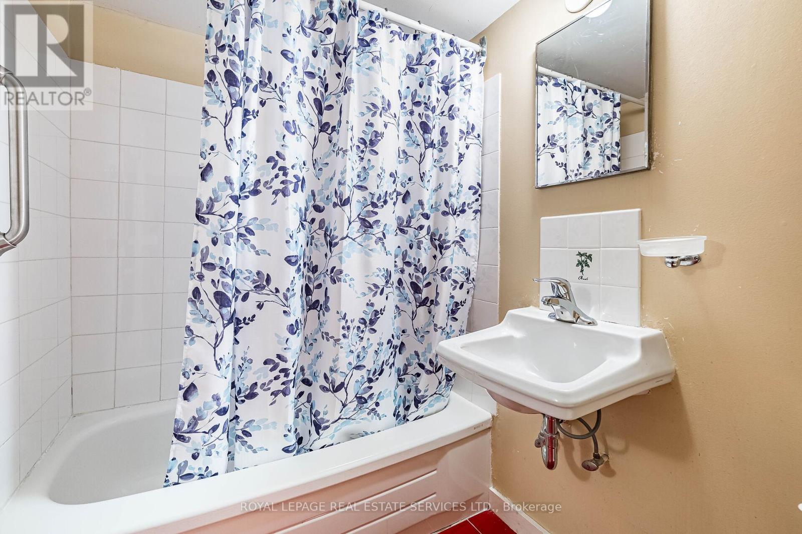 11A LAKE SHORE DRIVE - 36