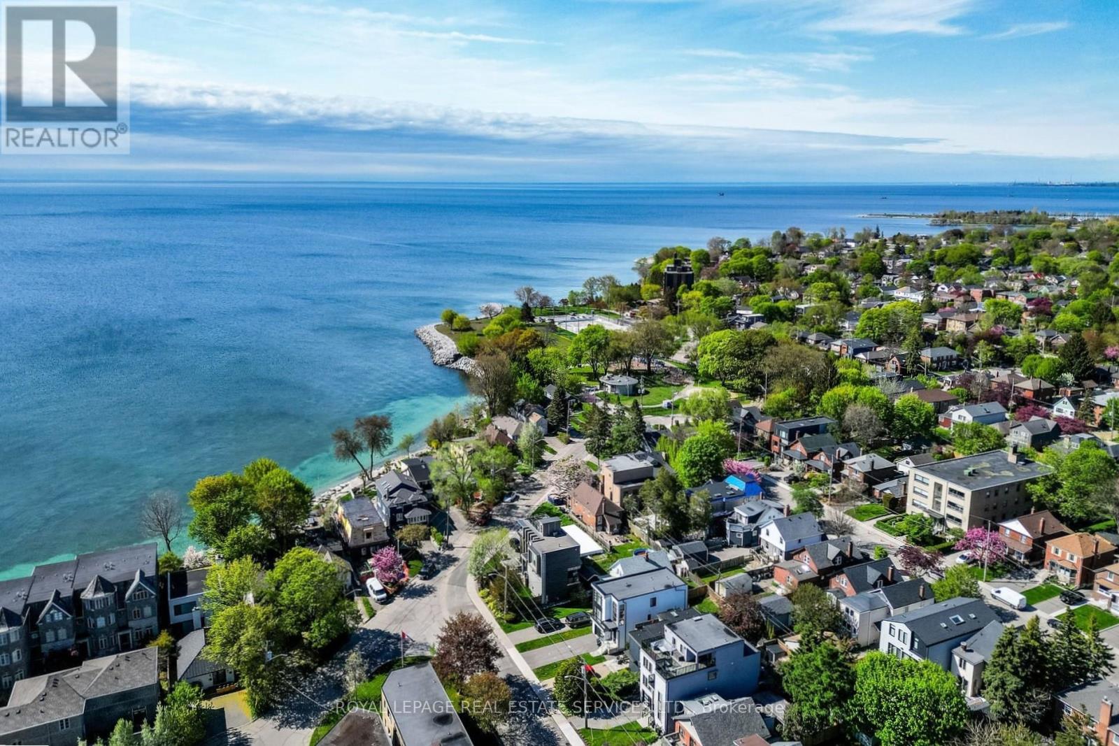 11A LAKE SHORE DRIVE - 44