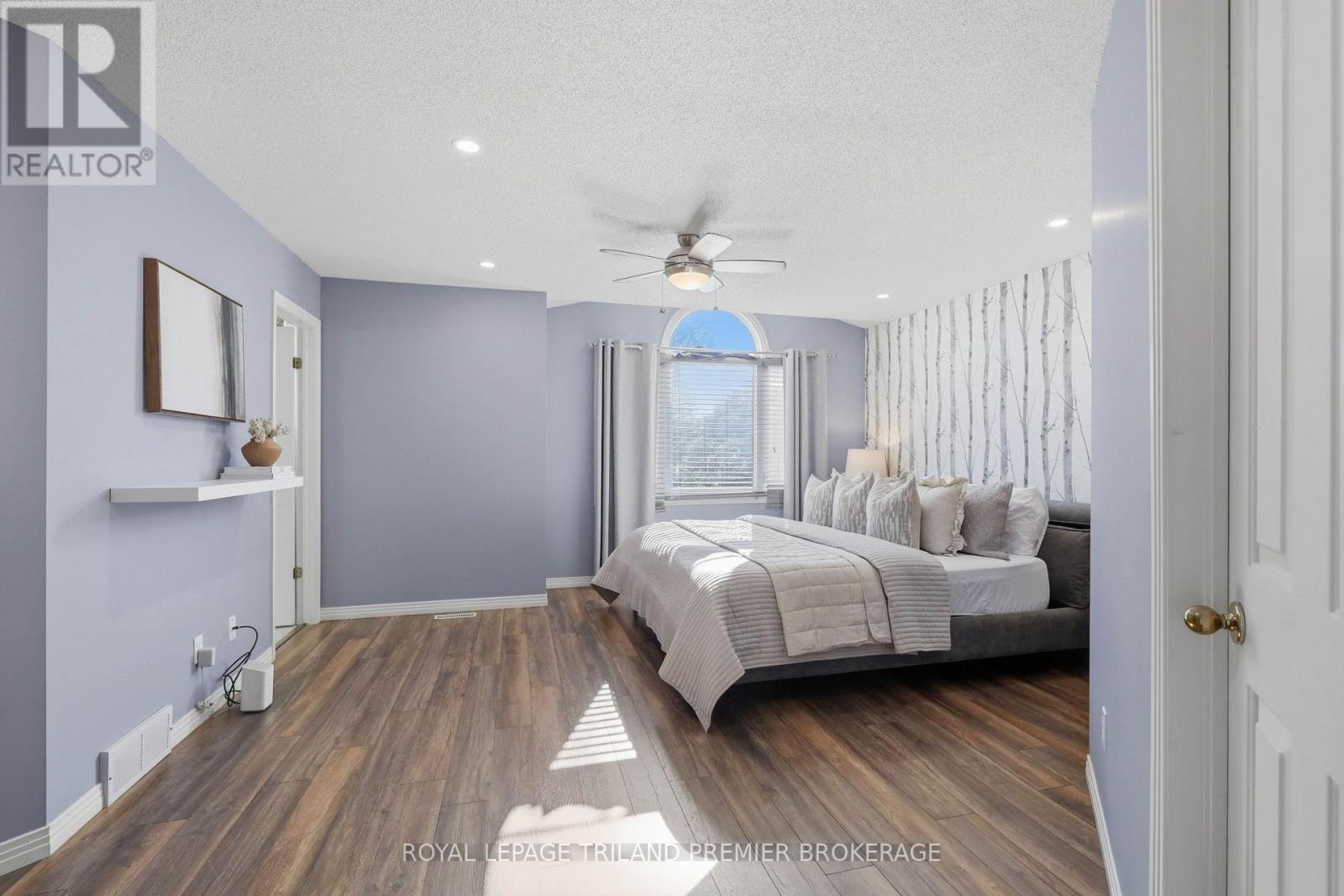 ##5 155 KILLARNEY ROAD - 22
