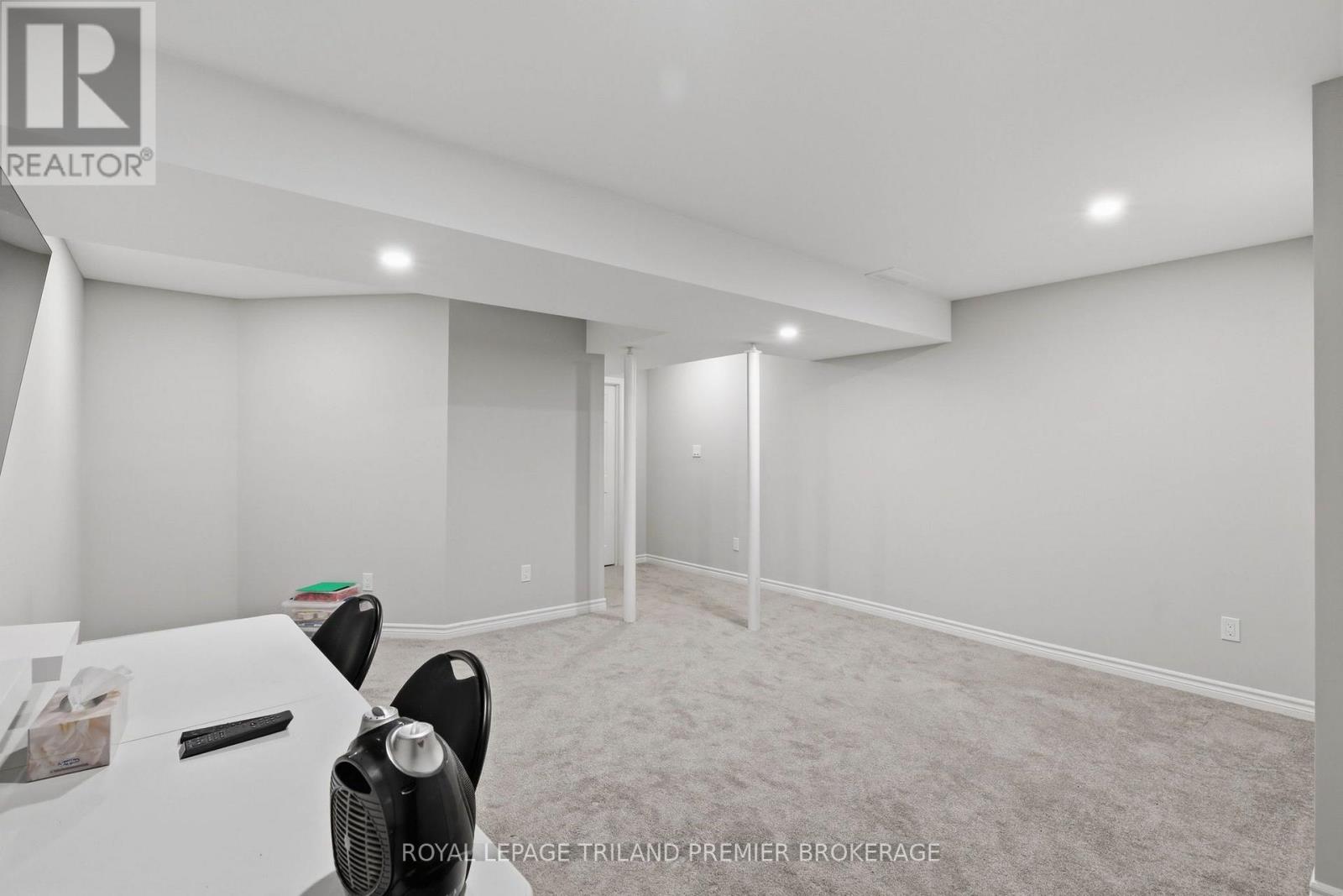 ##5 155 KILLARNEY ROAD - 33