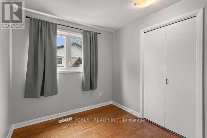 27 VILLENEUVE CRESCENT - 20