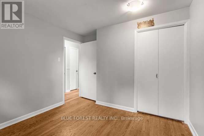 27 VILLENEUVE CRESCENT - 21