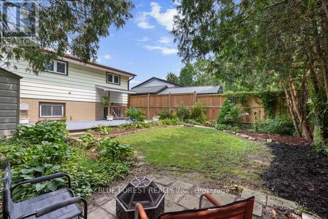 27 VILLENEUVE CRESCENT - 41
