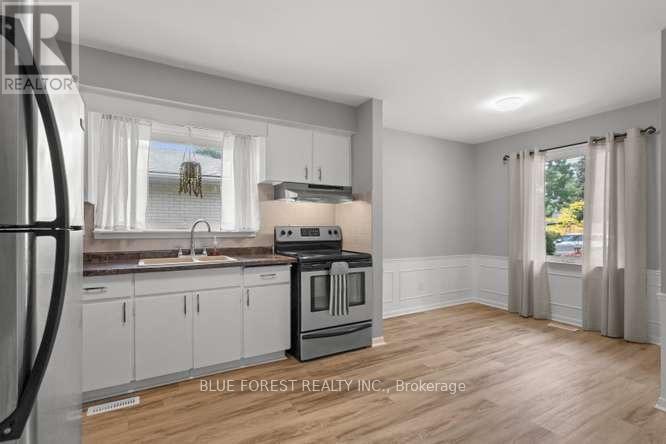 27 VILLENEUVE CRESCENT - 7