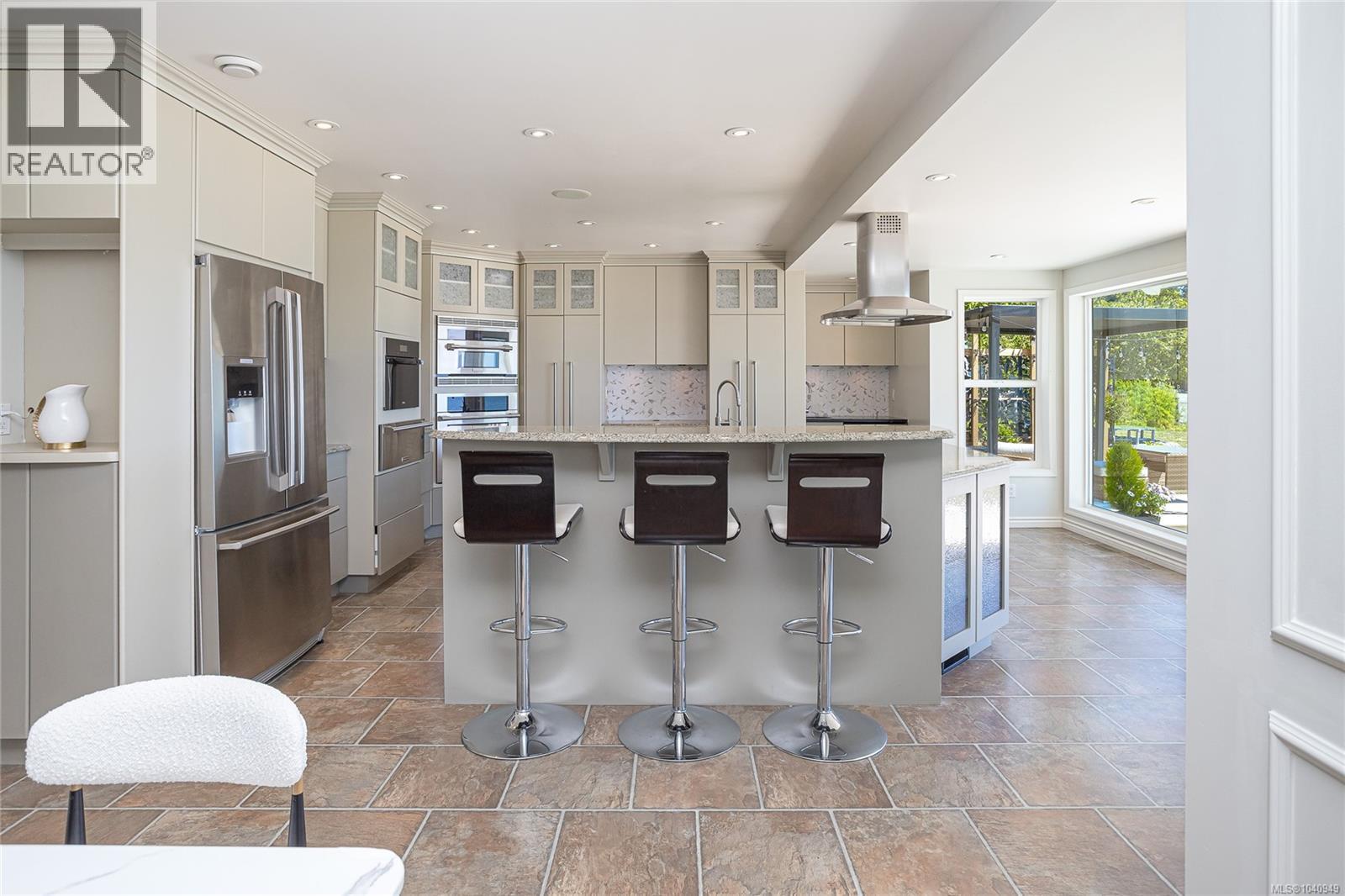 3905B Cadboro Bay Road, Saanich