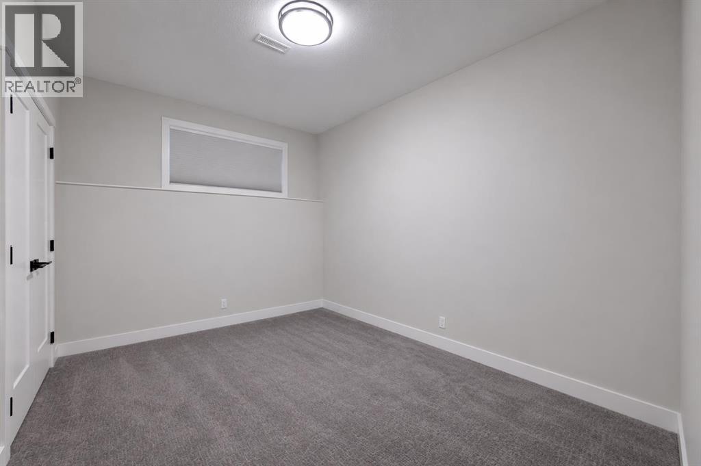 12 Vanson Close - 26
