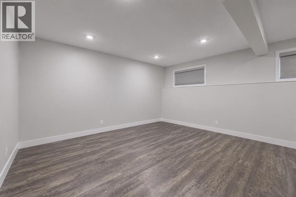 12 Vanson Close - 24
