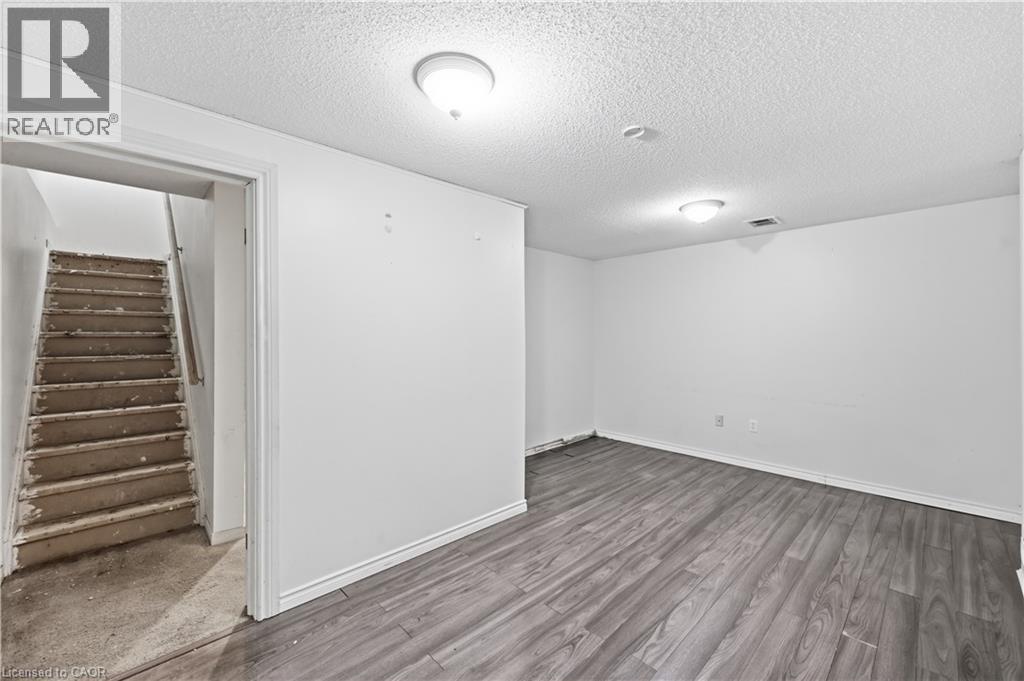 #46 124 GOSLING Gardens - Image 19