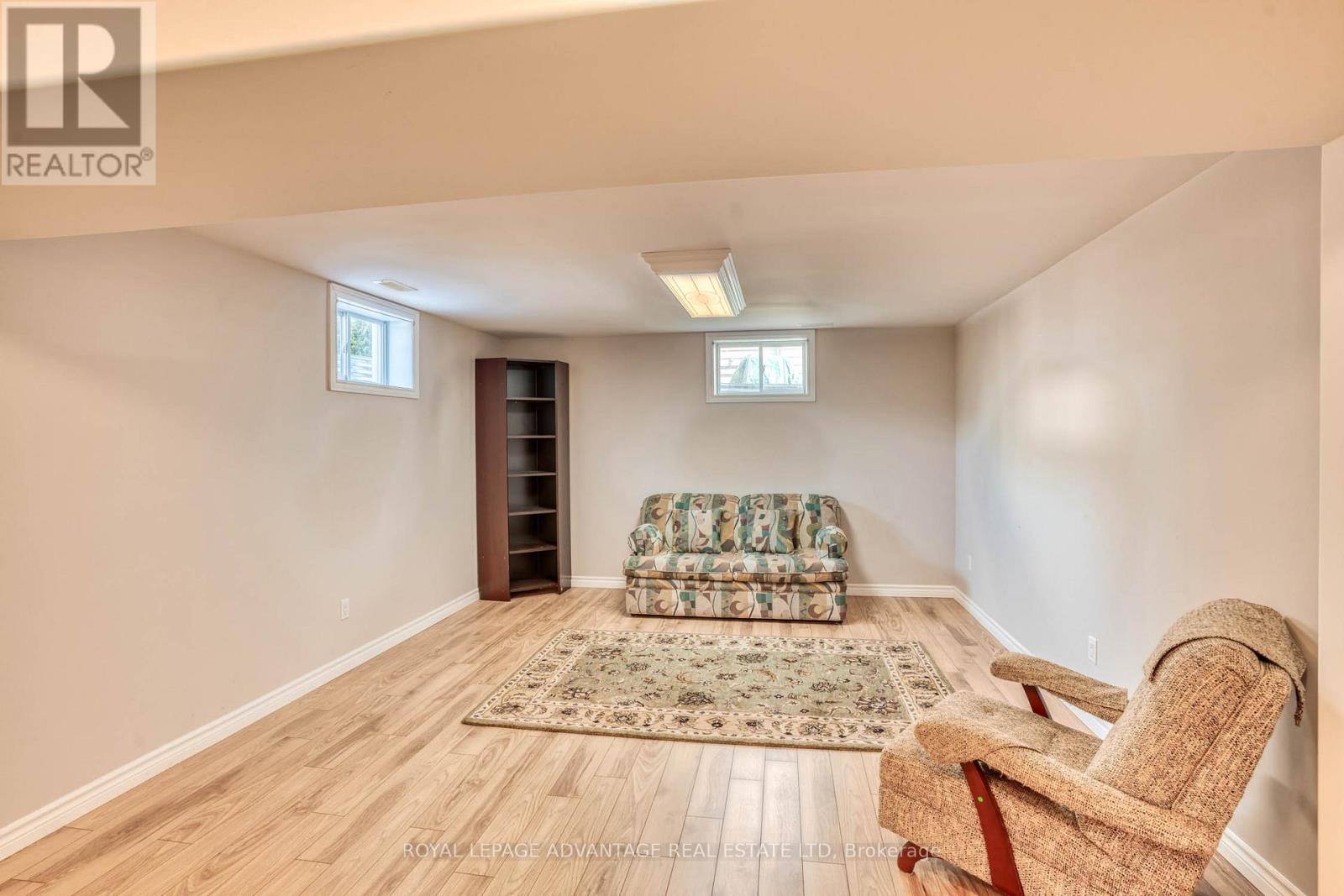 15 ANTONIO WAY - 24