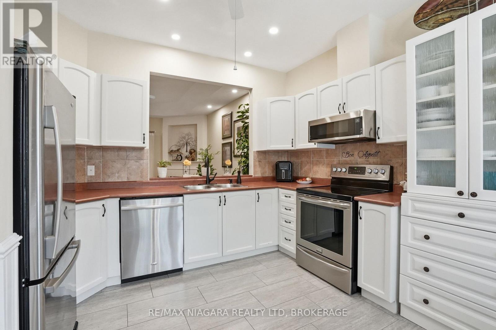 #10 99 LINWELL ROAD - 13