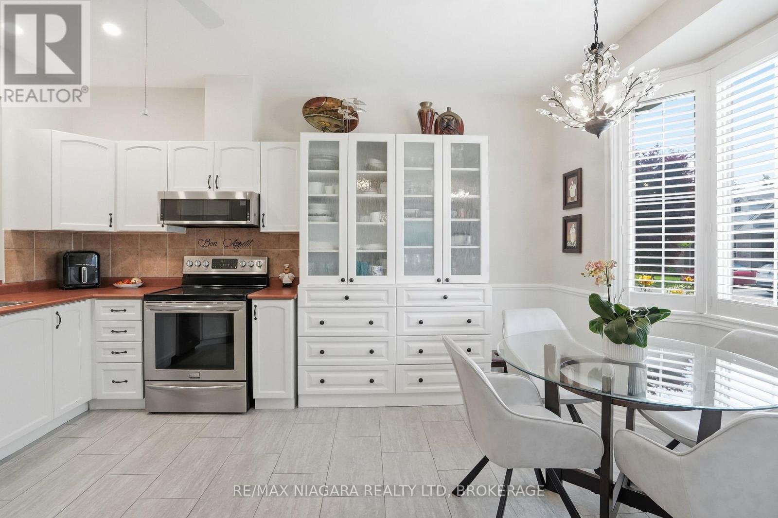 #10 99 LINWELL ROAD - 15