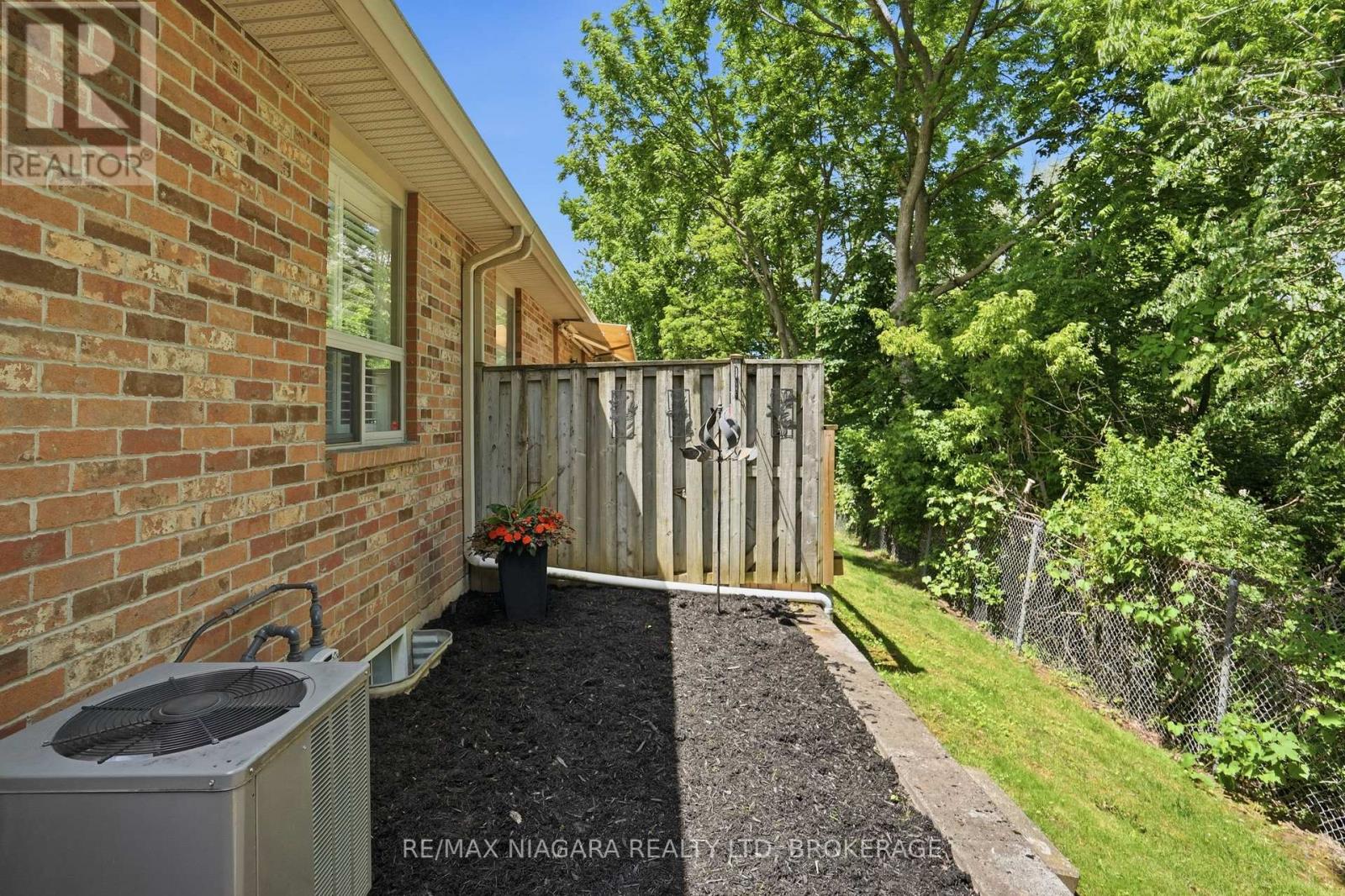 #10 99 LINWELL ROAD - 39