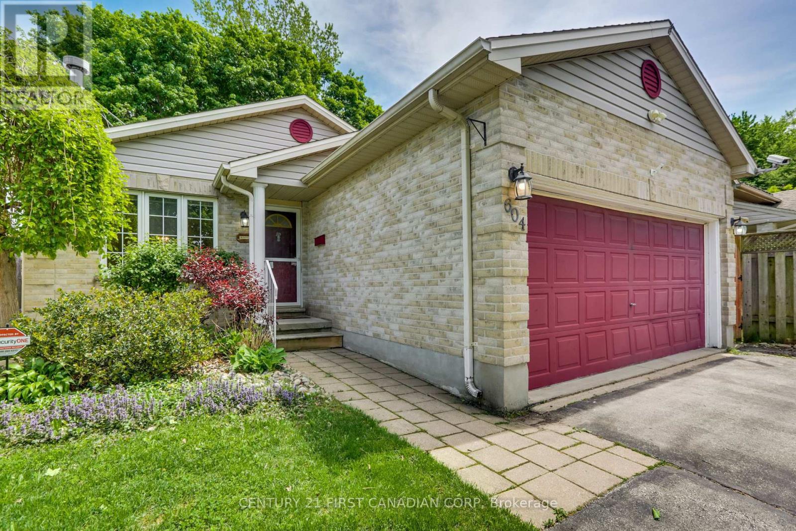 604 TALLTREE CRESCENT - 1