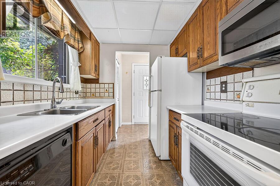 16 SUNSHINE Court - Image 12