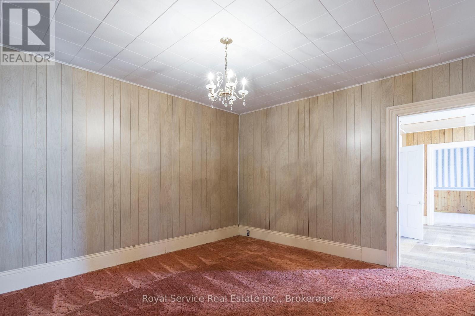 370 DIVISION STREET - 7