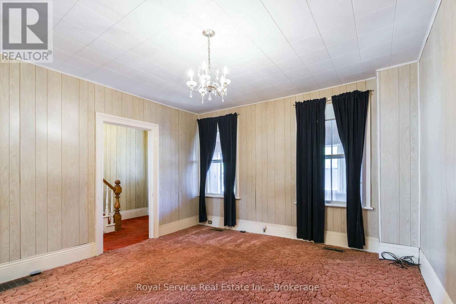 370 DIVISION STREET - 8