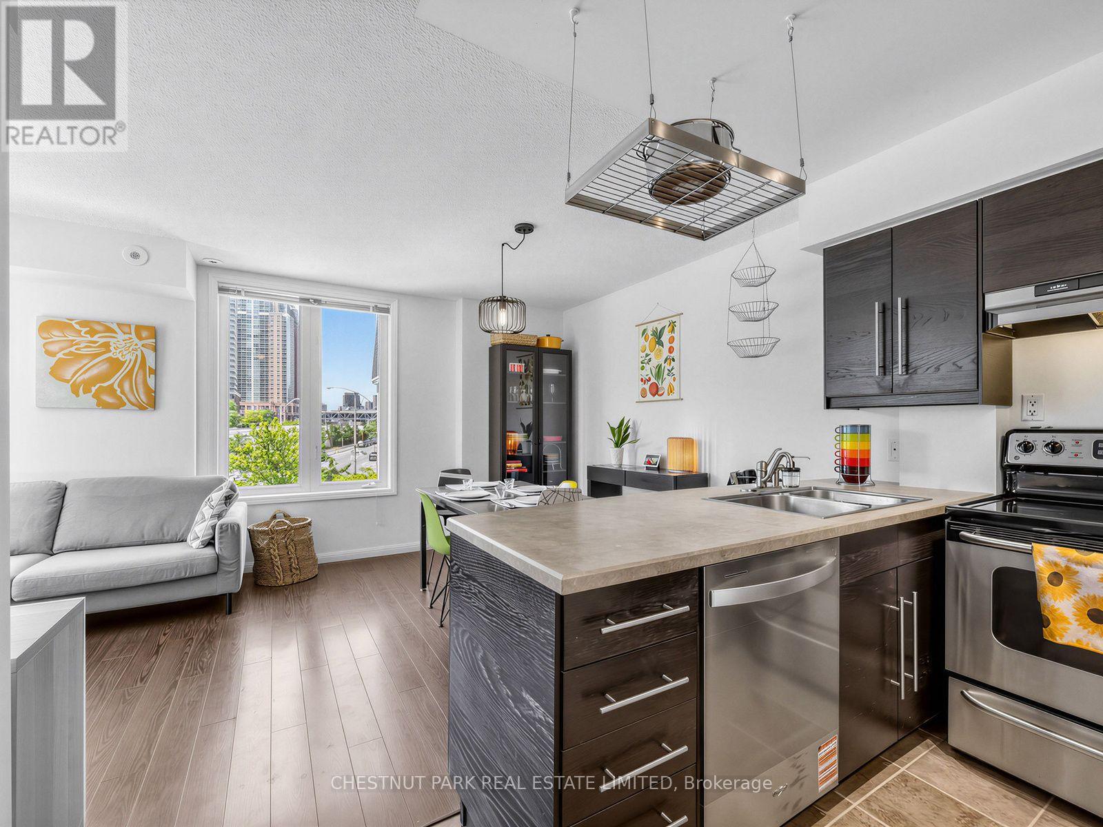 #333 26 DOURO STREET - 2
