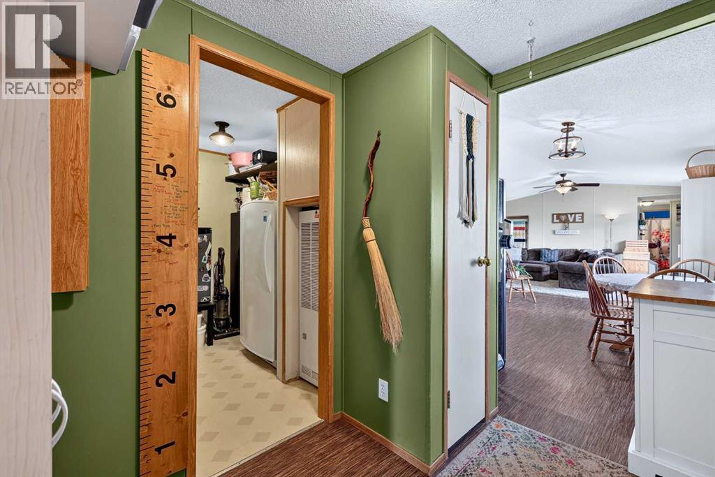 255049 Twp Rd 300 - 17