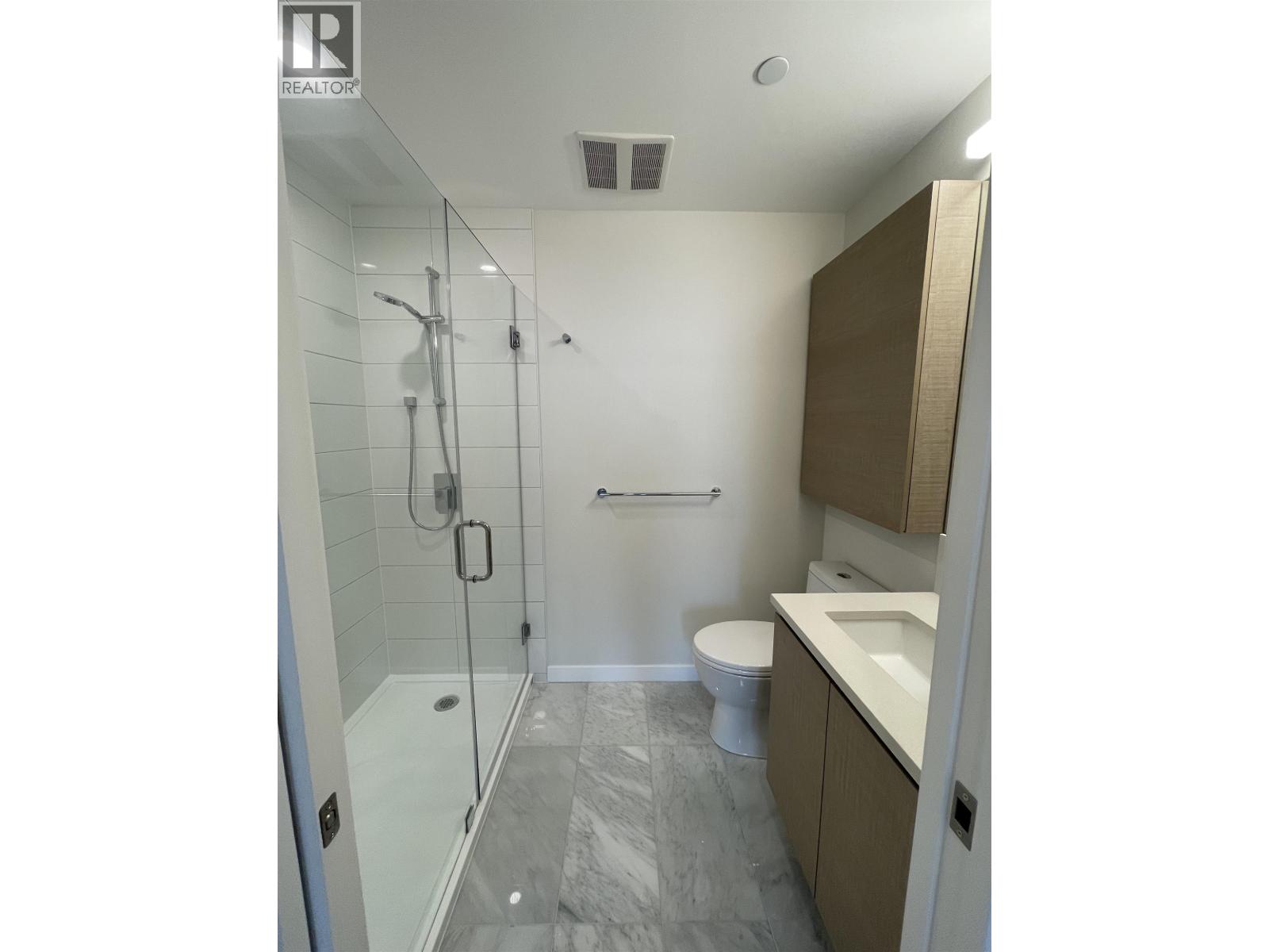 1804 2186 GILMORE AVENUE — photo 4