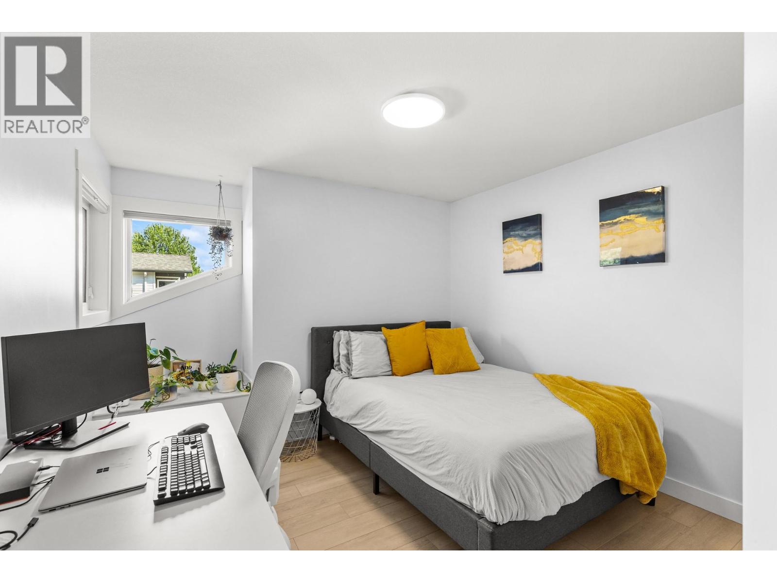#20 225 Glen Park Drive - 17