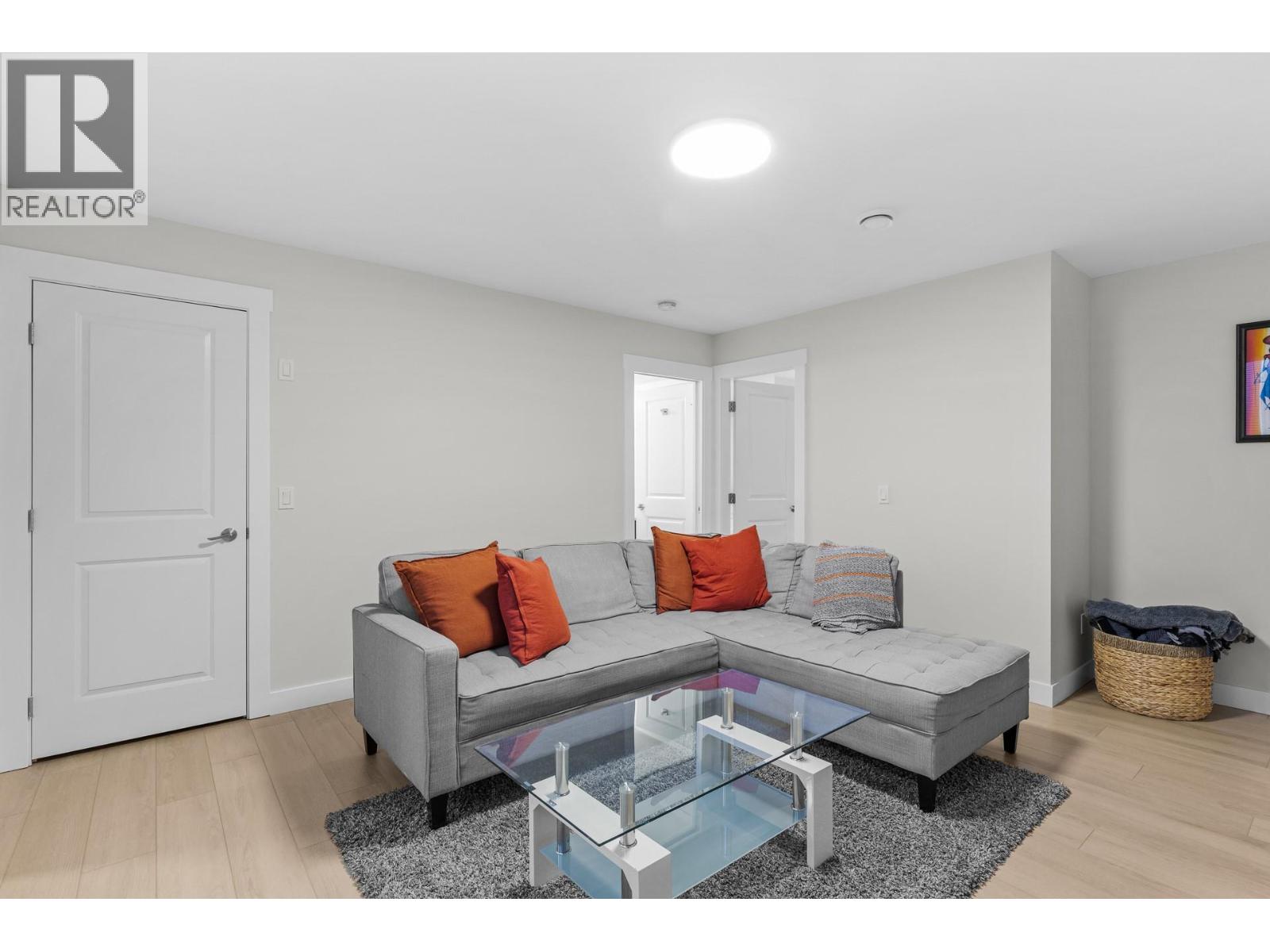#20 225 Glen Park Drive - 24