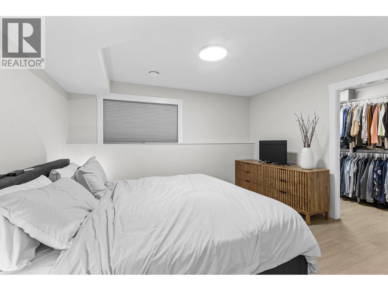 #20 225 Glen Park Drive - 30