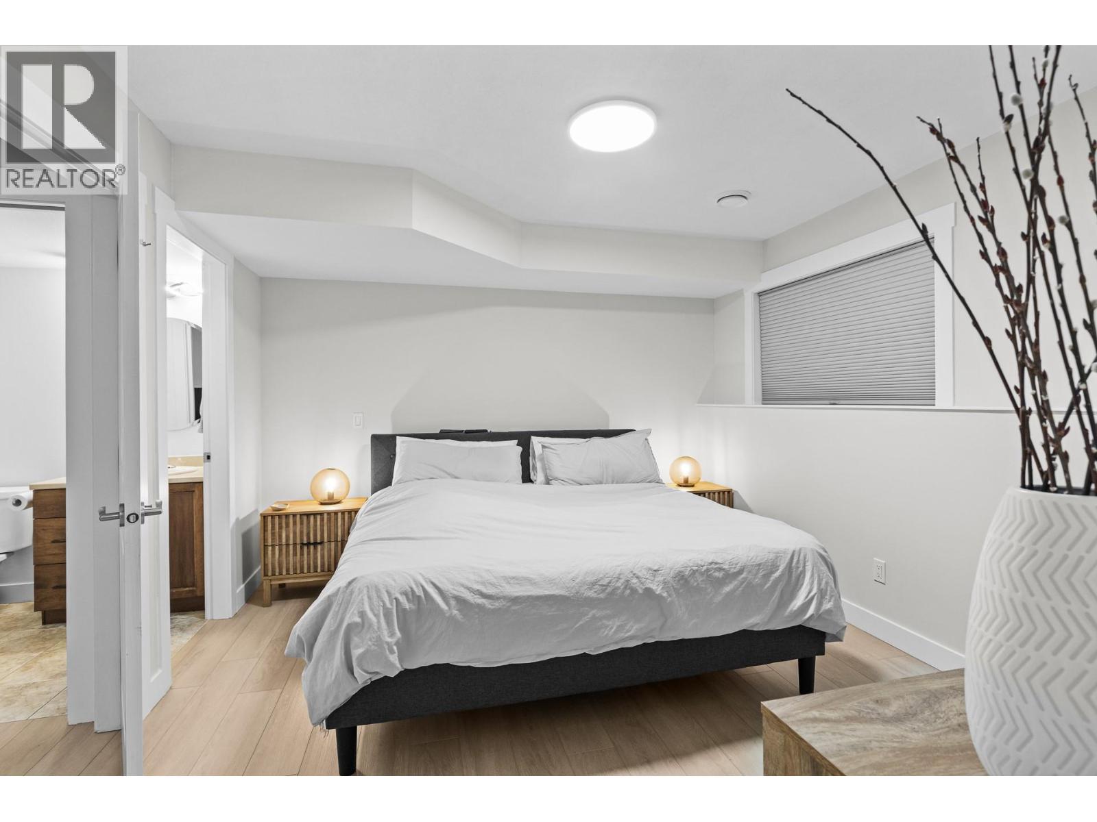 #20 225 Glen Park Drive - 32