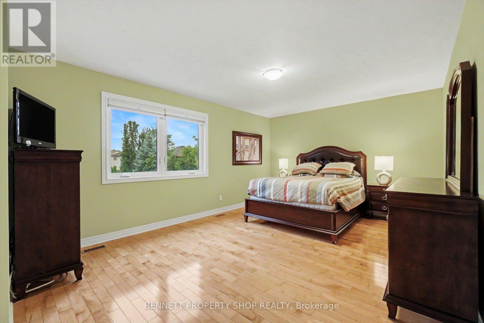 179 SANDRA CRESCENT - 15