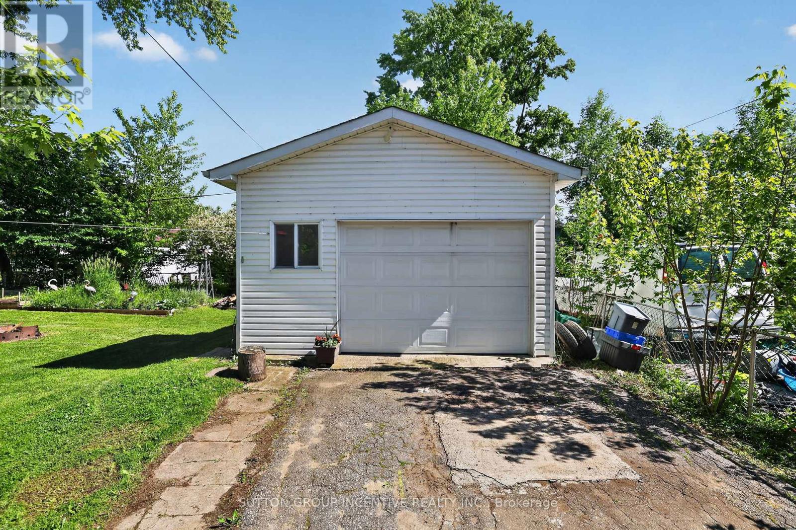 191 WAYS BAY DRIVE - 35