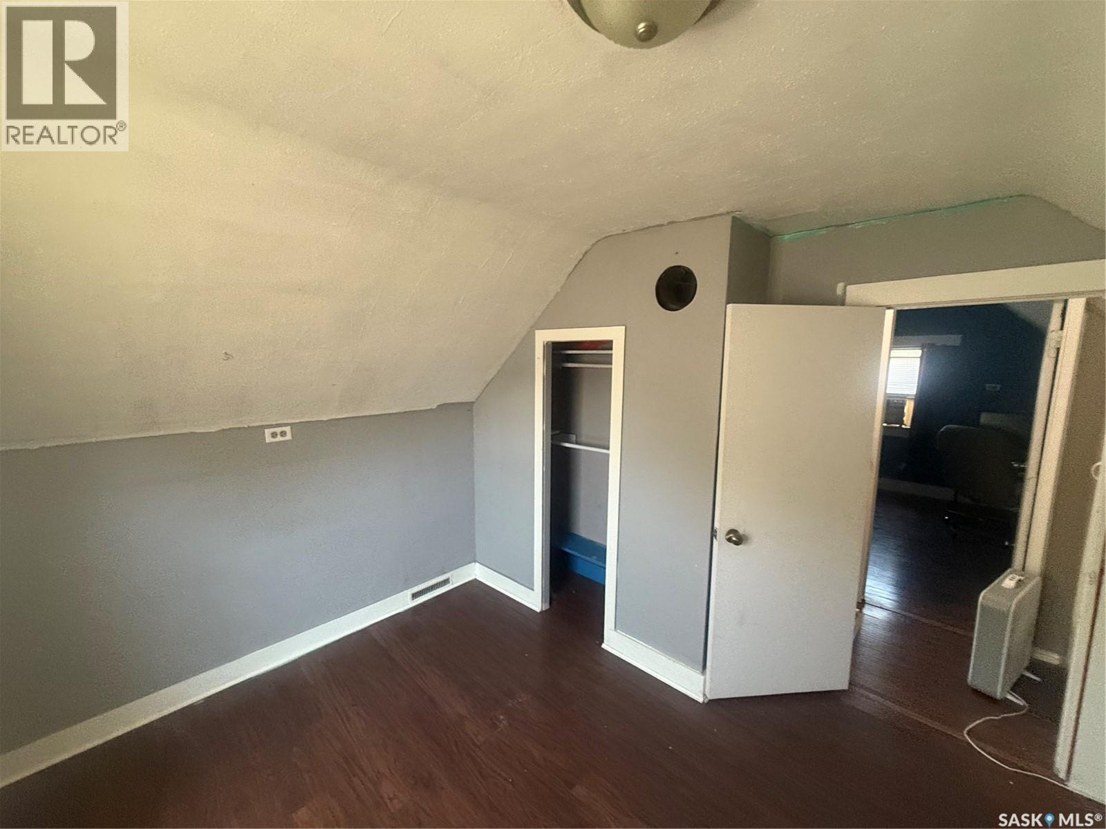 418 4TH AVENUE E - 14