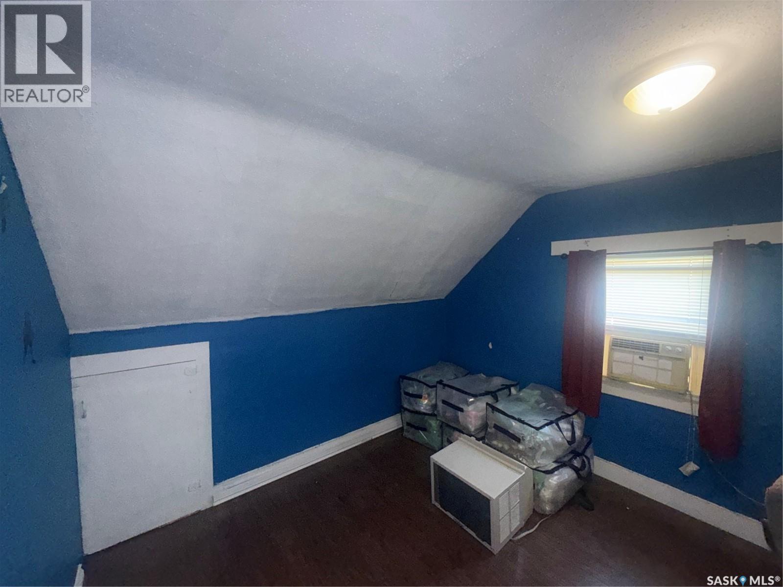 418 4TH AVENUE E - 16