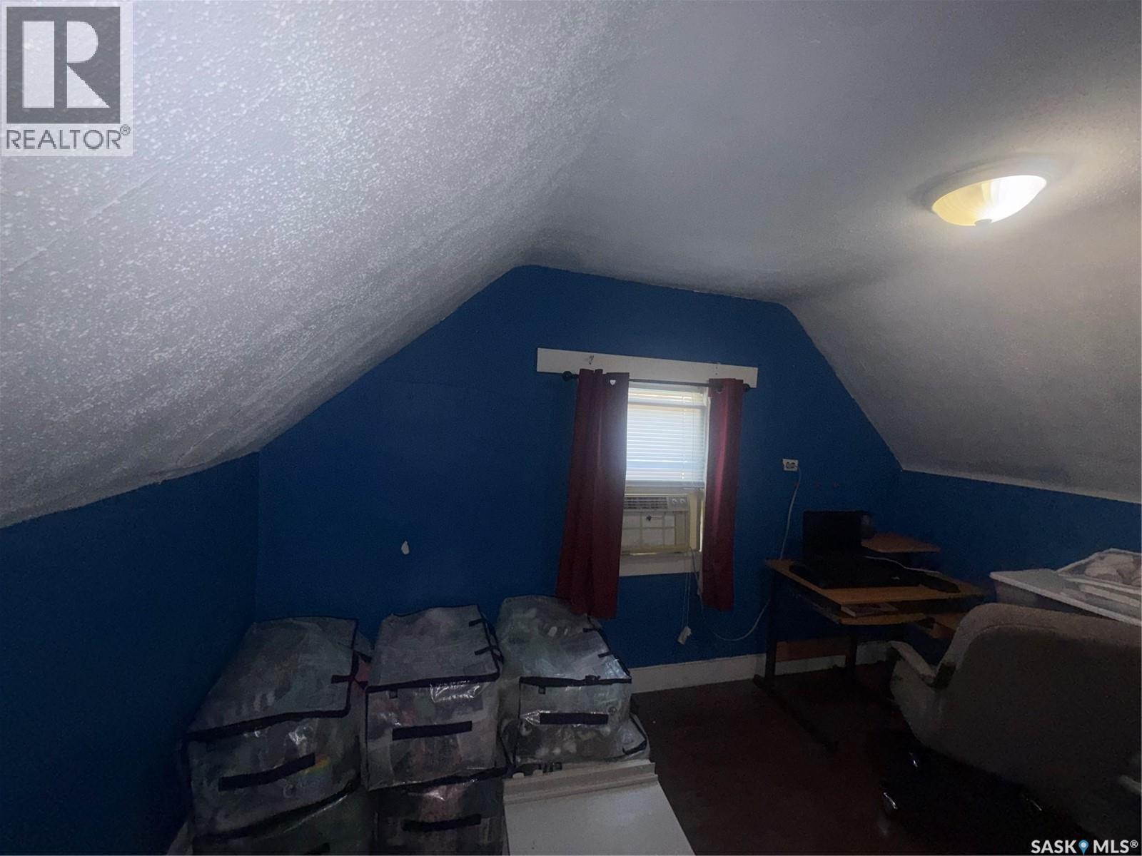 418 4TH AVENUE E - 17