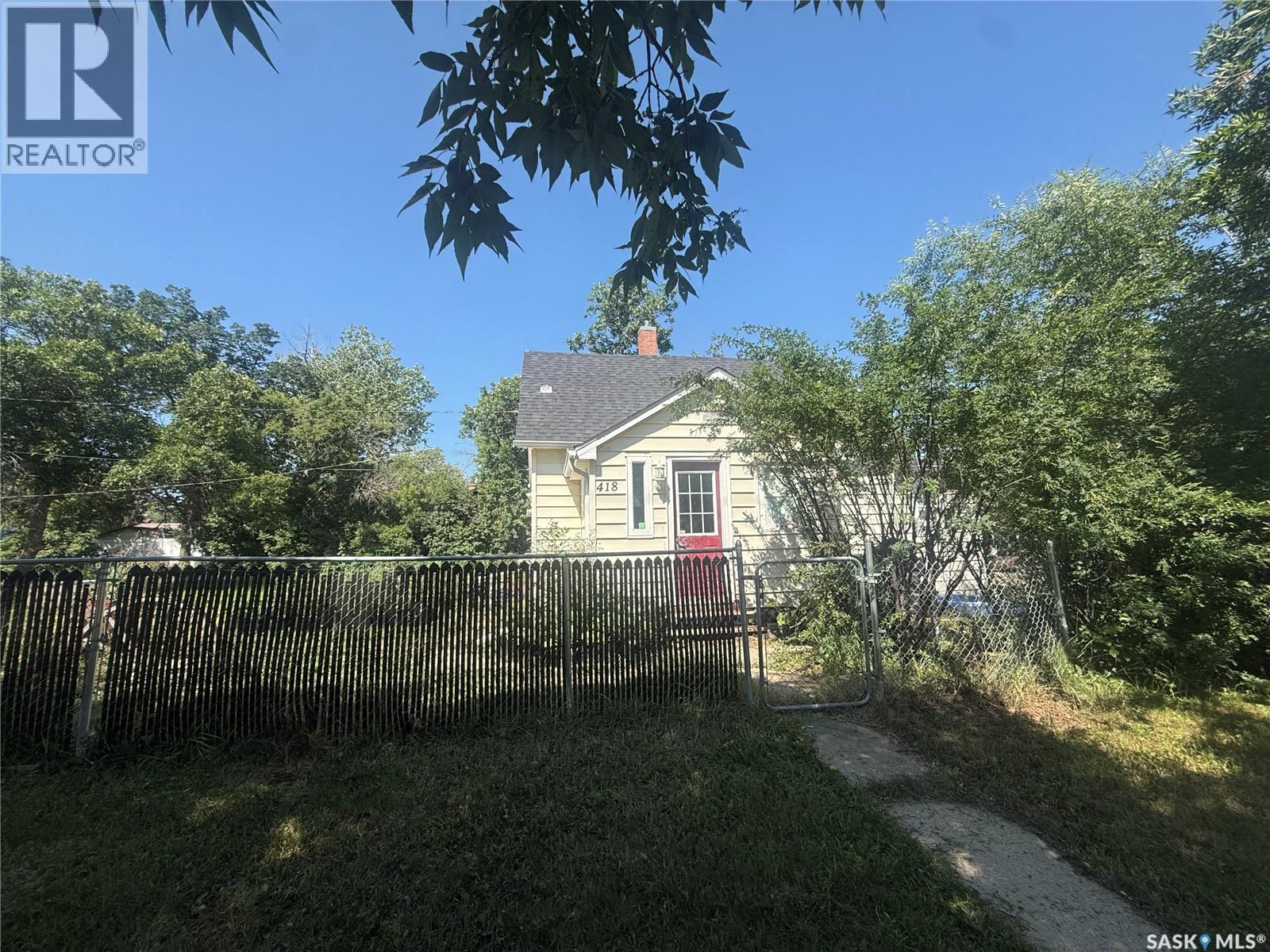 418 4TH AVENUE E - 23