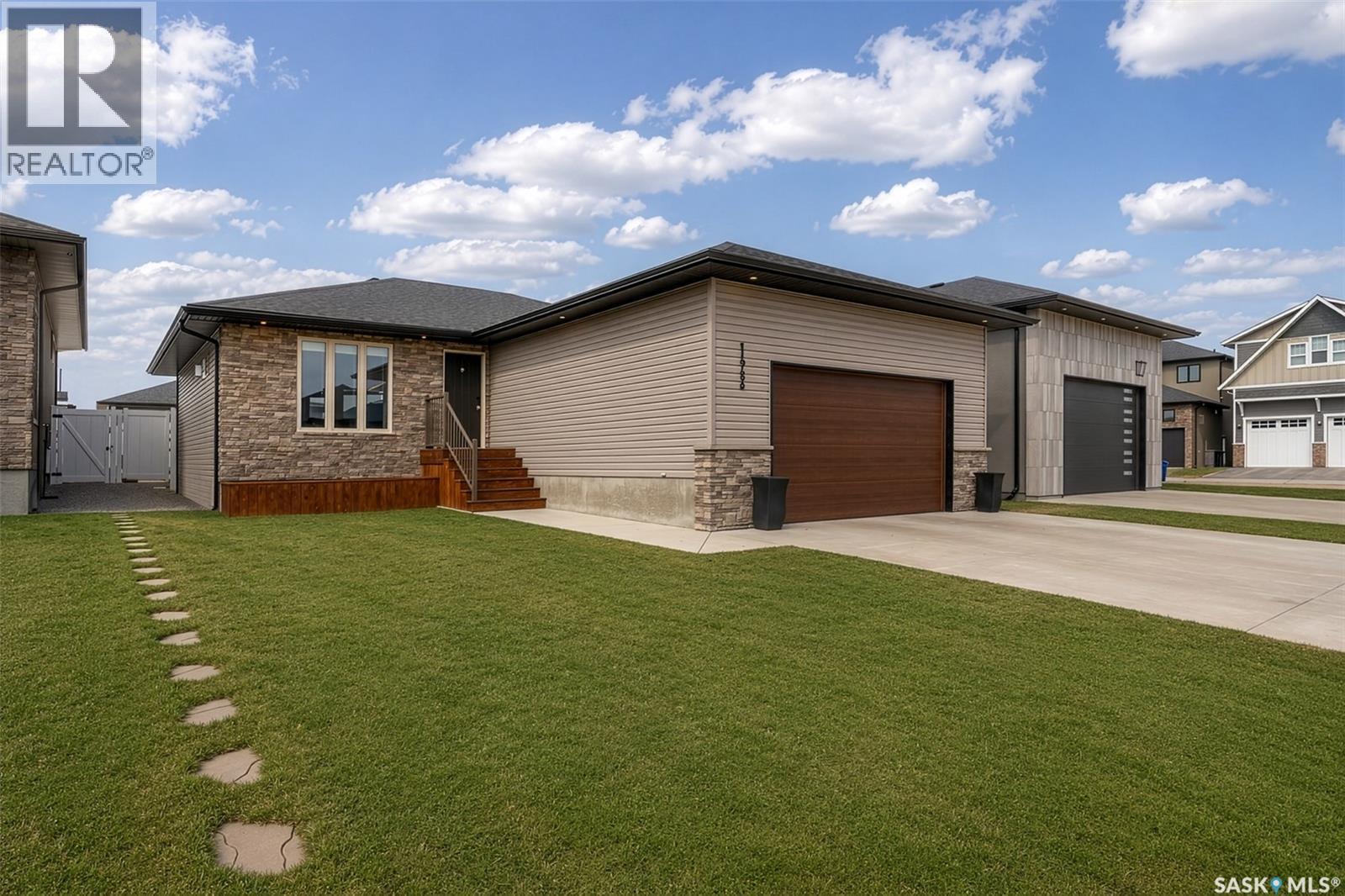123 Hodges CRESCENT - 2