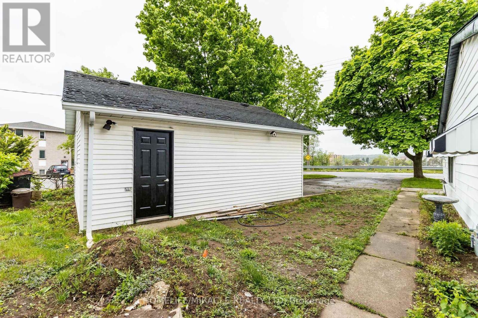 15 SPIERS CRESCENT - 46