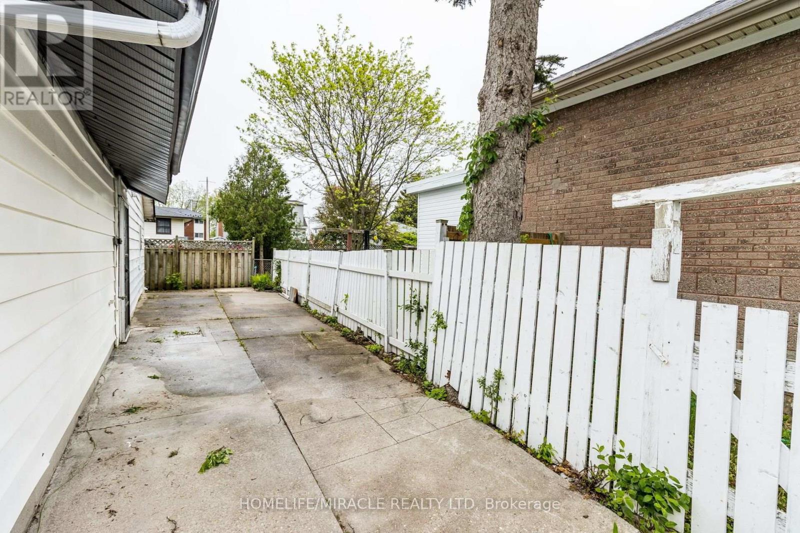 15 SPIERS CRESCENT - 48