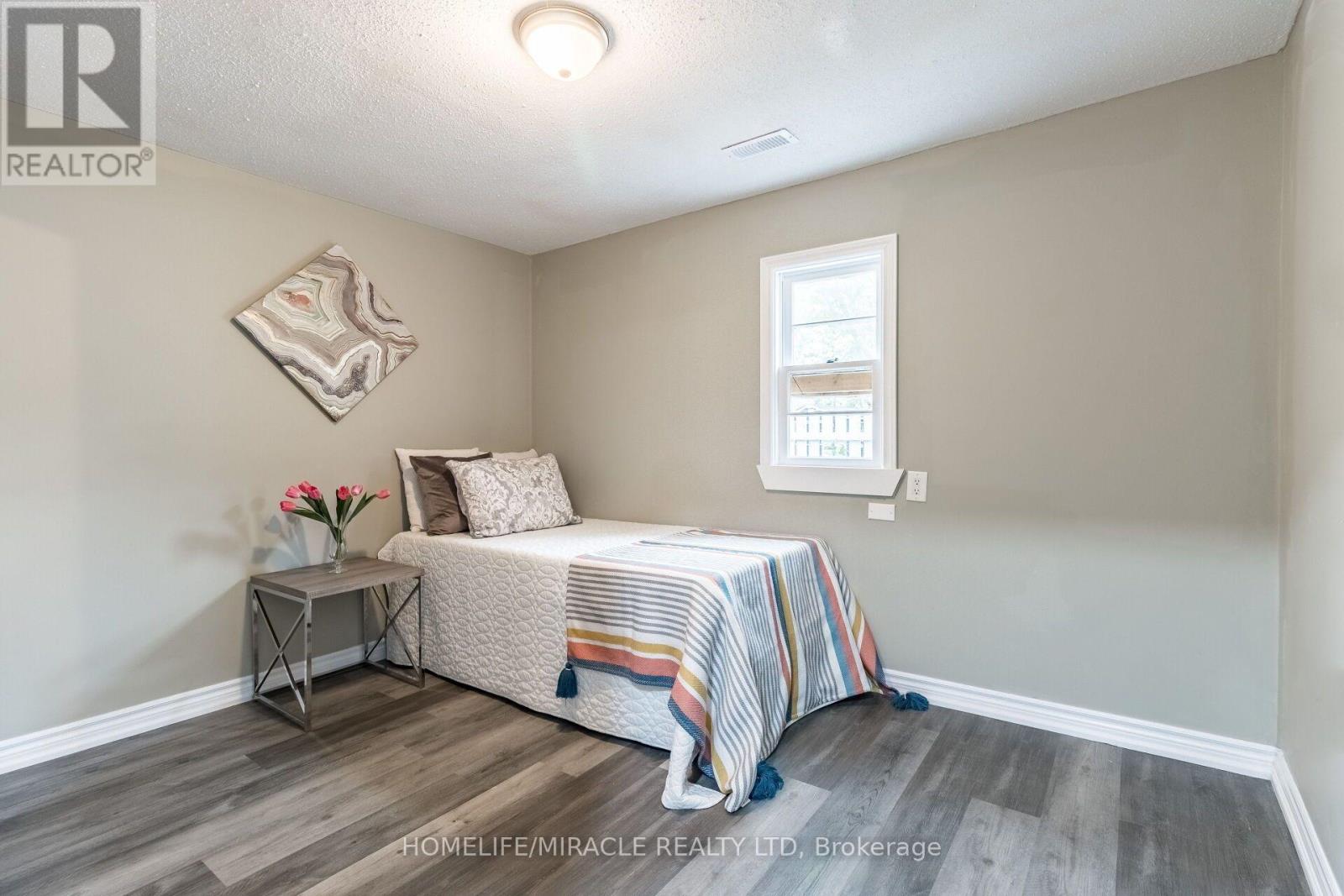 15 SPIERS CRESCENT - 37