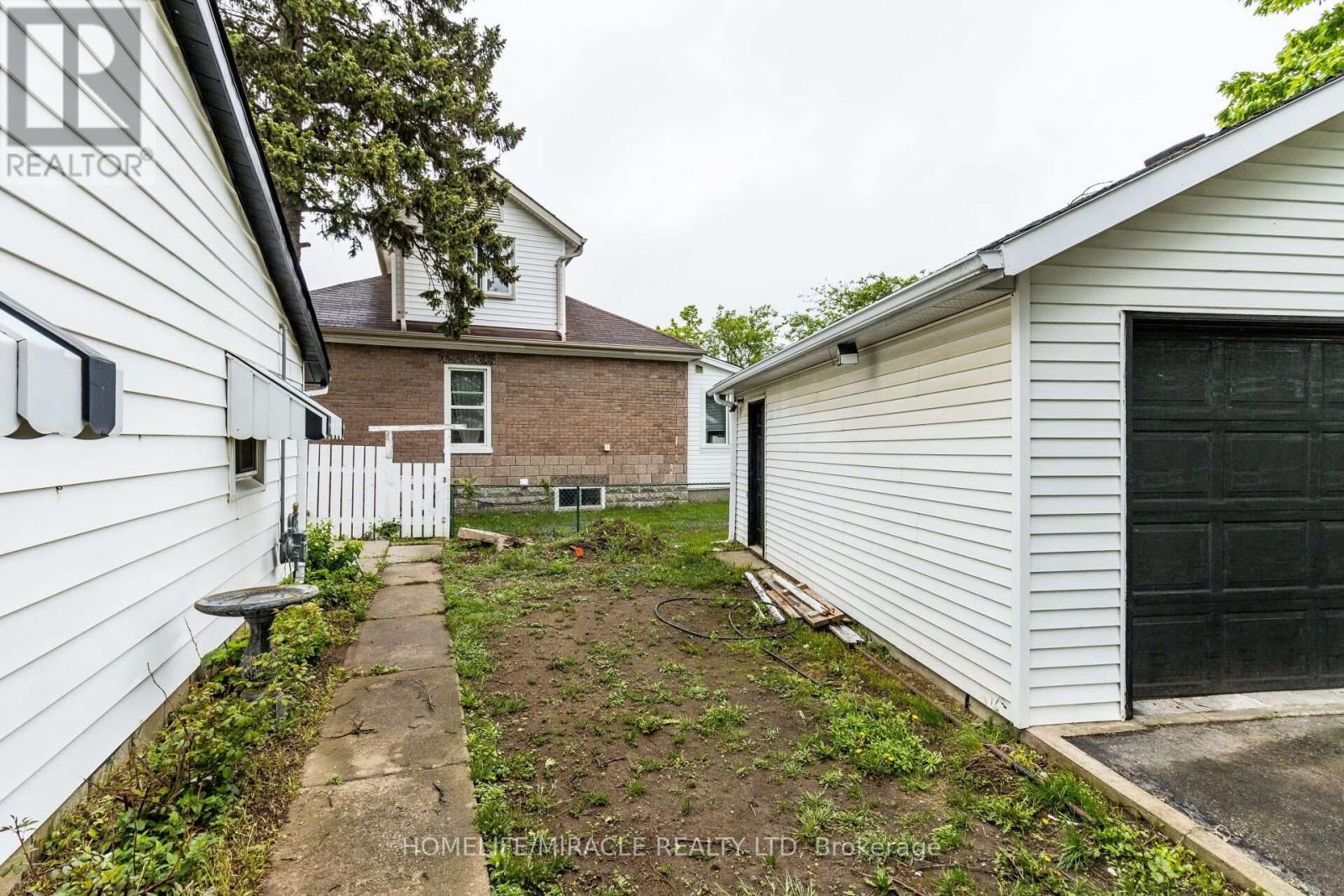 15 SPIERS CRESCENT - 45