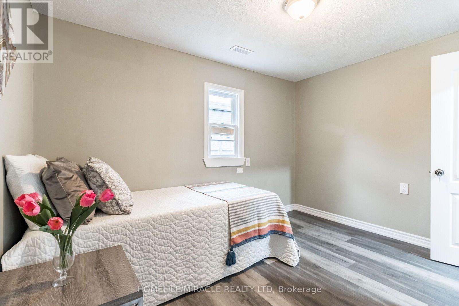 15 SPIERS CRESCENT - 39