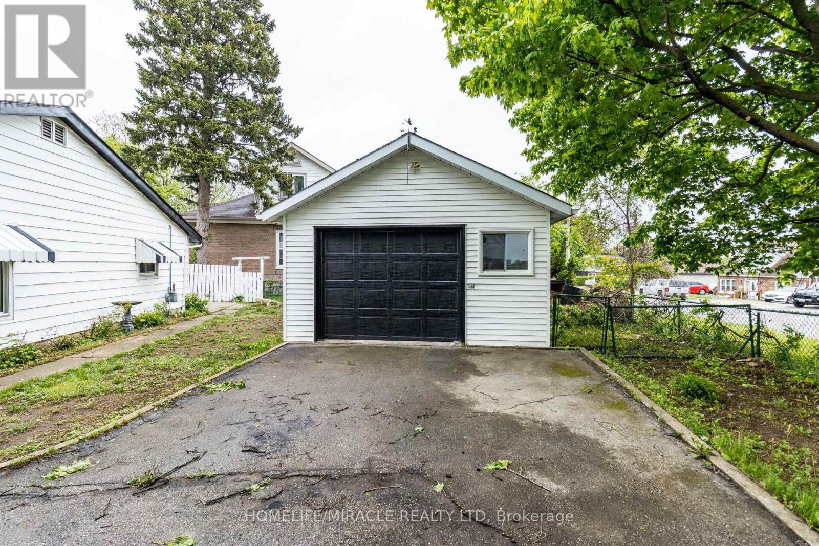 15 SPIERS CRESCENT - 7