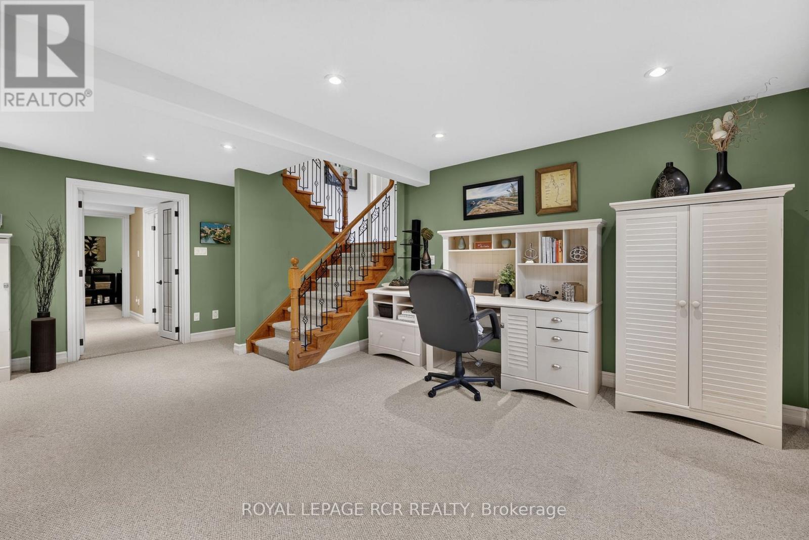 60 HOLMES DRIVE - 20