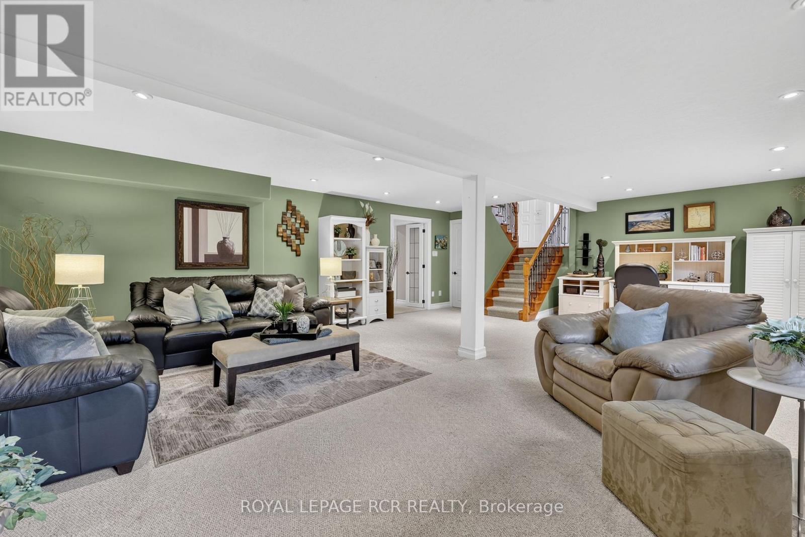 60 HOLMES DRIVE - 21