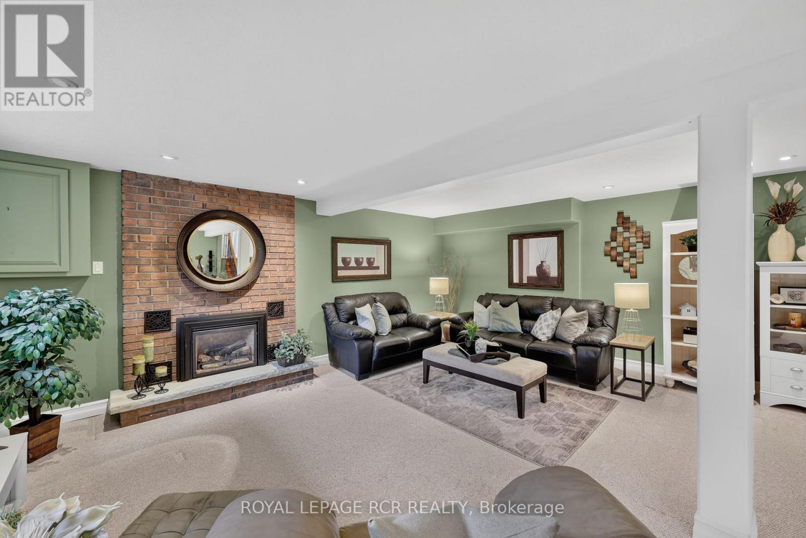 60 HOLMES DRIVE - 23
