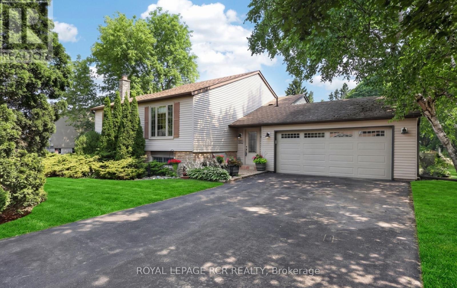 60 HOLMES DRIVE - 4