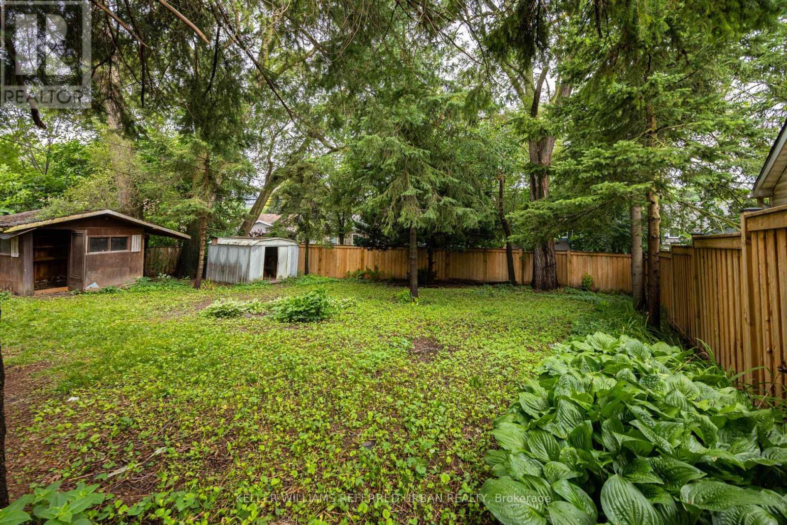 7 SAUNDERS CRESCENT - 29