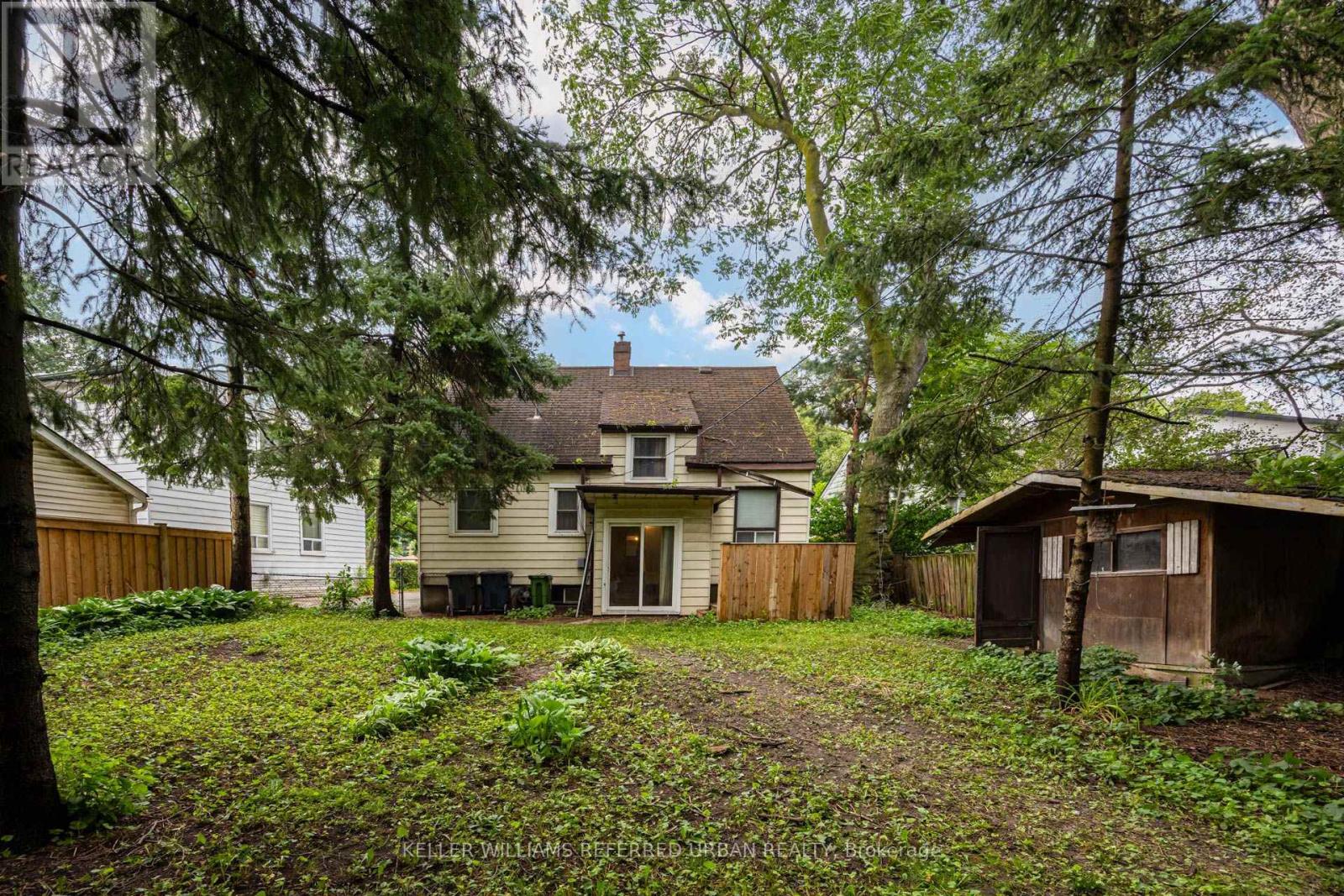 7 SAUNDERS CRESCENT - 30