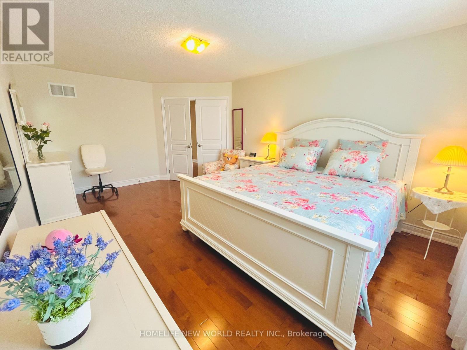 325 ADMIRAL DRIVE - 19