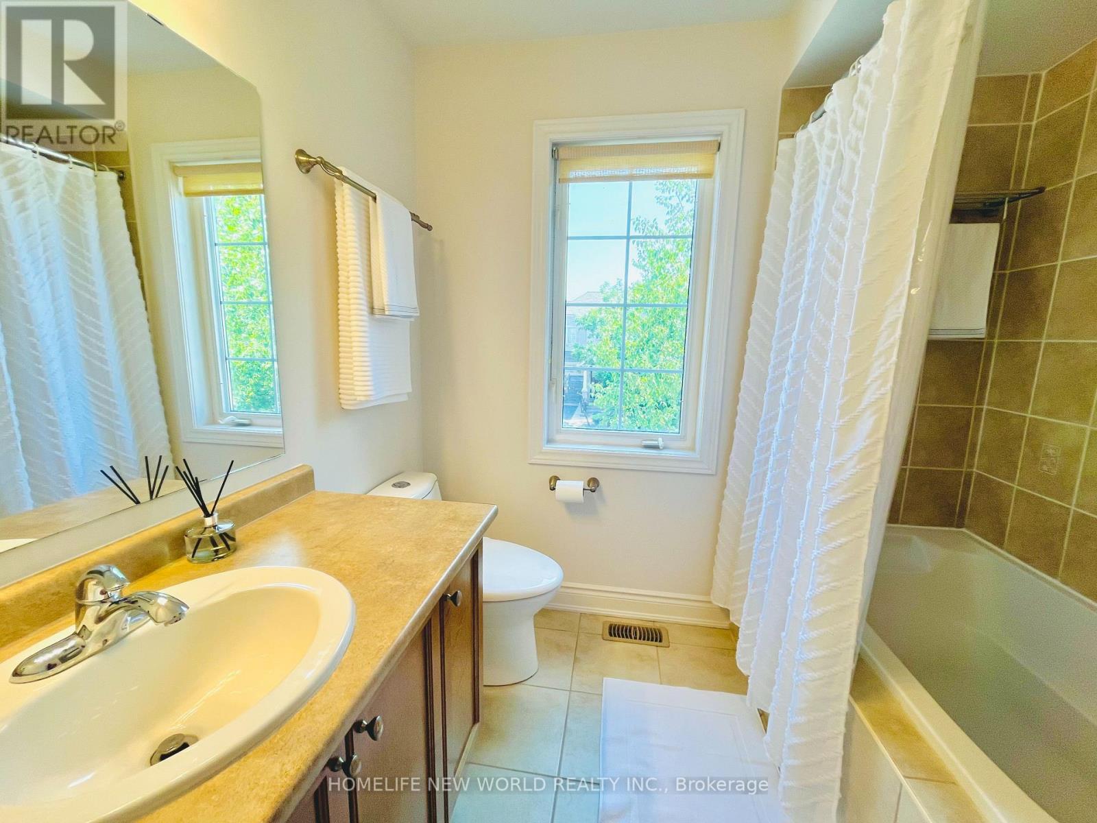 325 ADMIRAL DRIVE - 22